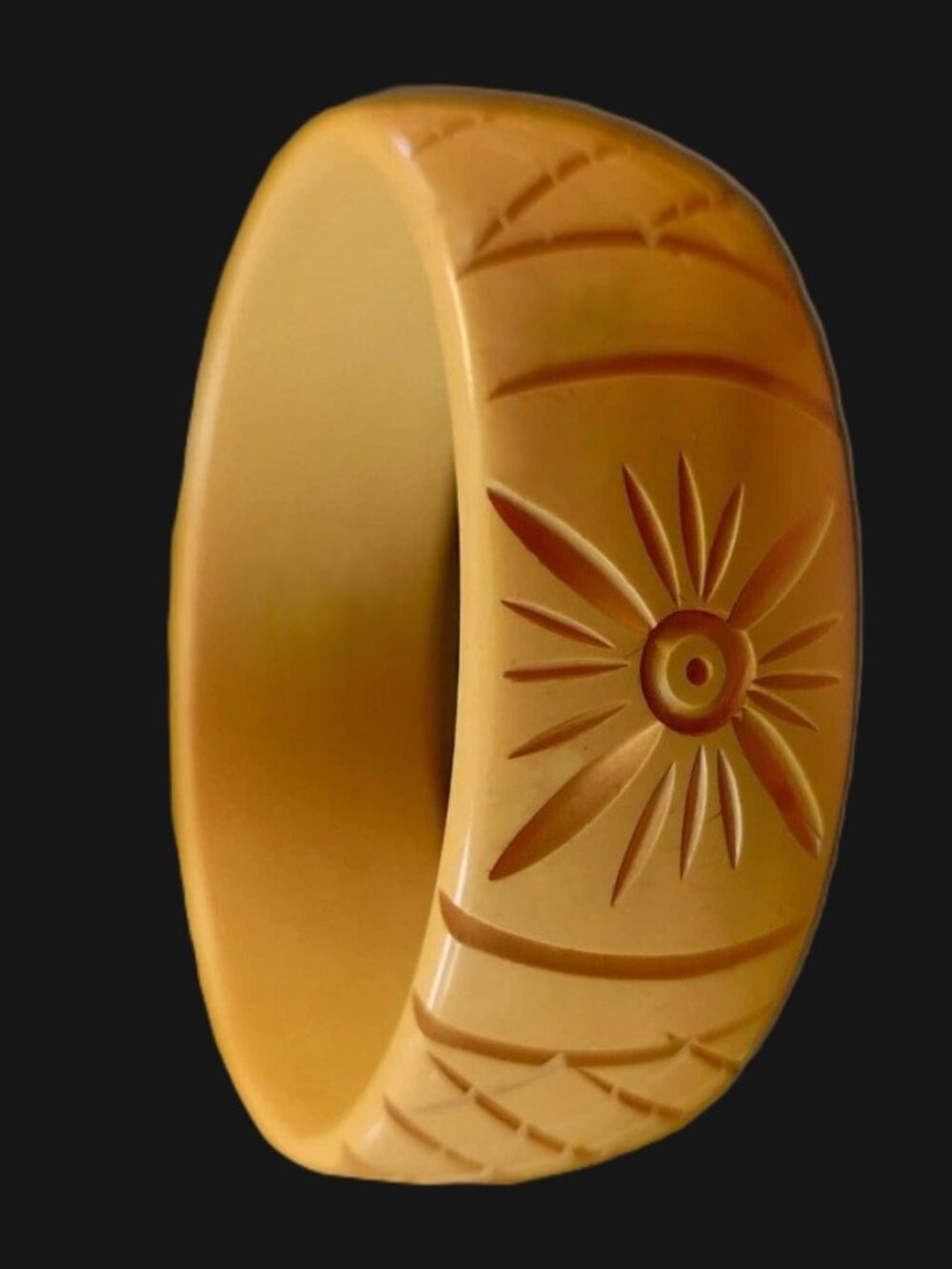 Vintage 1940's Bakelite Carved Butterscotch Bangle Bracelet -1"w EUC - Picture 2 of 7